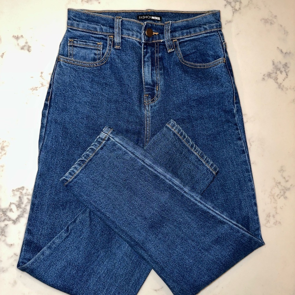 Blue Jeans - Picture 2 of 10